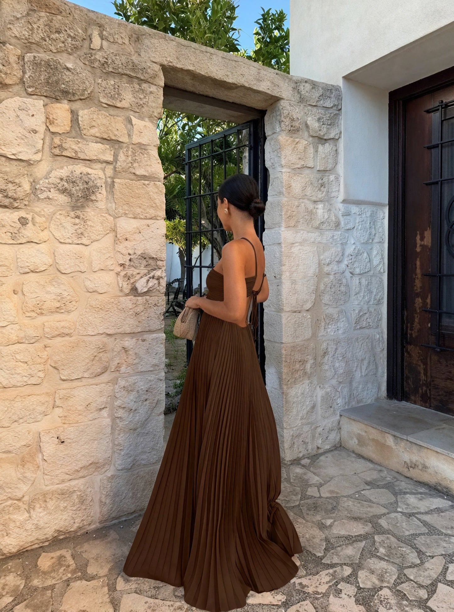 Nadège| Robe Longue Moderne – Élégance Épurée Et Coupe Fluide