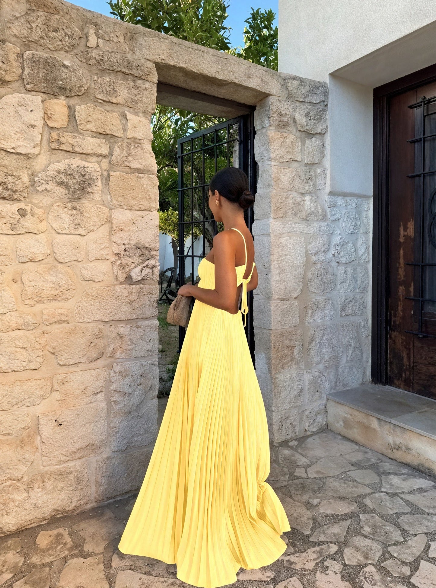 Nadège| Robe Longue Moderne – Élégance Épurée Et Coupe Fluide