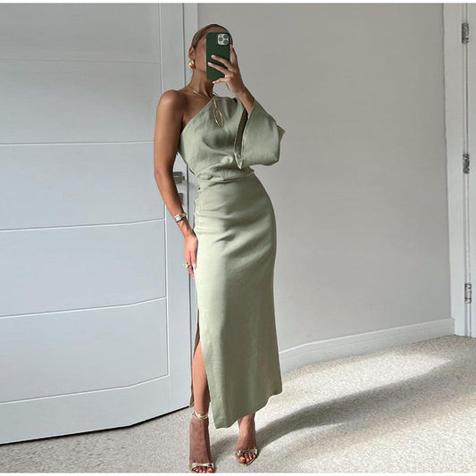 Yassmine | Lang Kjole Med En Ærme – Subtil Glamour Og Urban Charme 