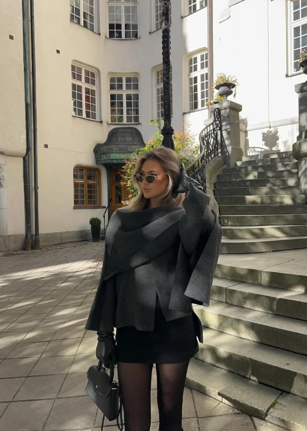 Fernande | Cappotto Cape De Luxe – Eleganza Senza Tempo e Raffinata 