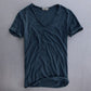 Robert | T-Shirt Herr V-ringad – Minimalistisk och tidlös stil 