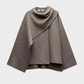 Fernande | Cappotto Cape De Luxe – Eleganza Senza Tempo e Raffinata 