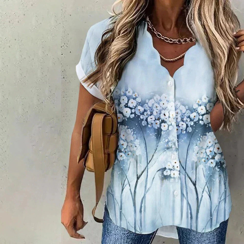 Bernice | Blus Blommig – V-ringning och Romantiska Detaljer 